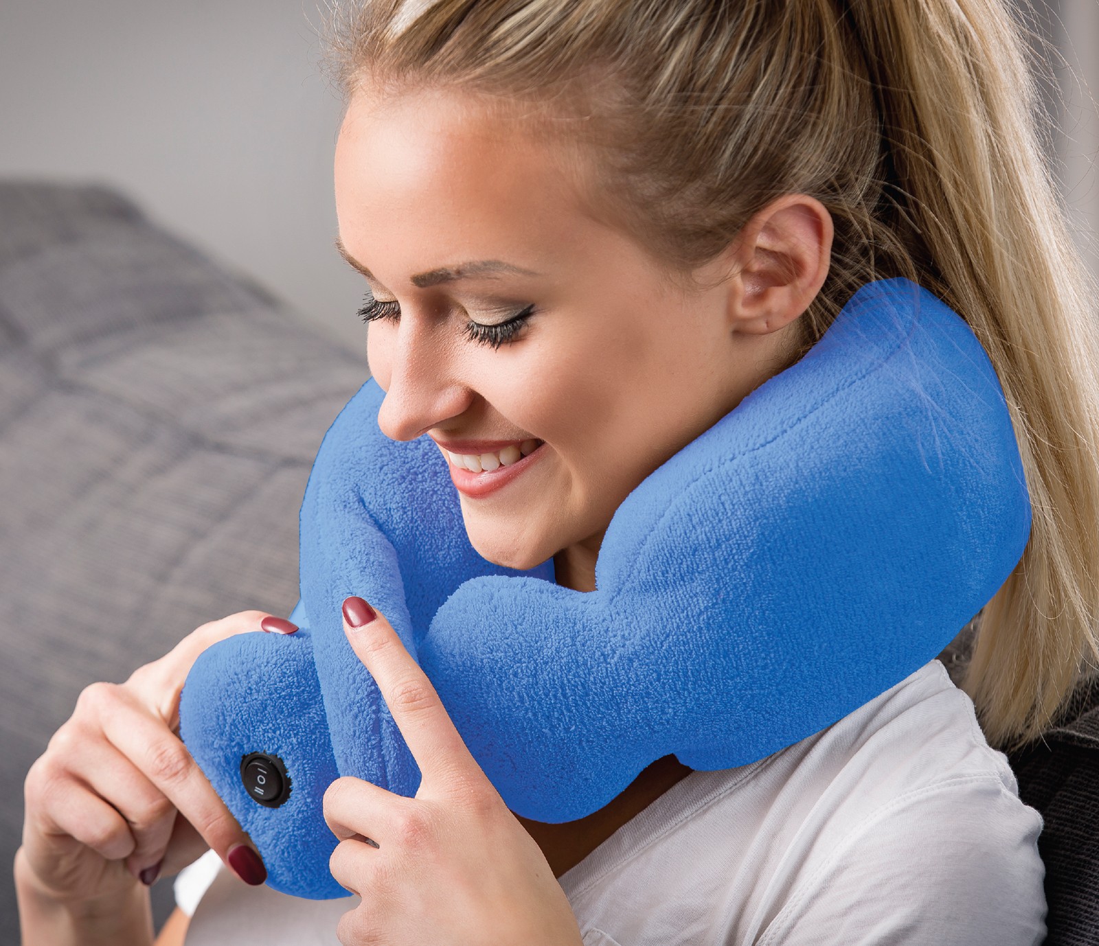 7711633  portable travel small electric relax heat massage pillow