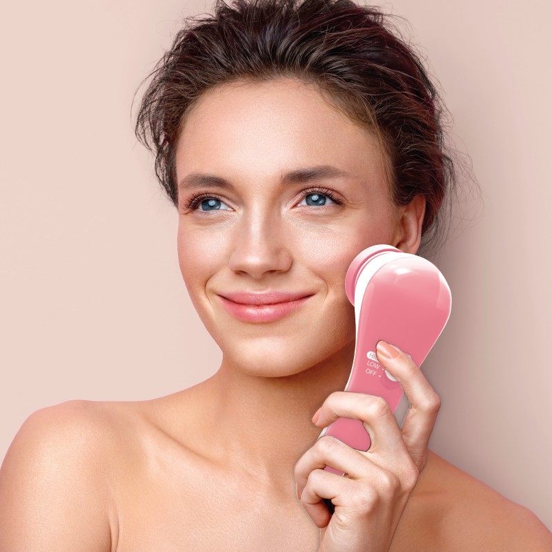 7703491   Facial massage